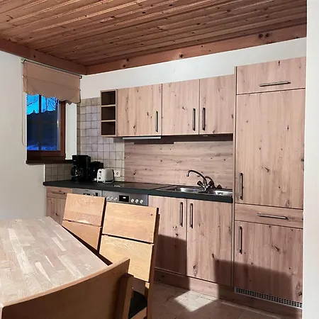 Rauchenbacher Apartments, דירה מיטרסיל